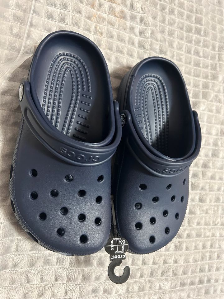 crocs neu gr. 33/34 in Dortmund