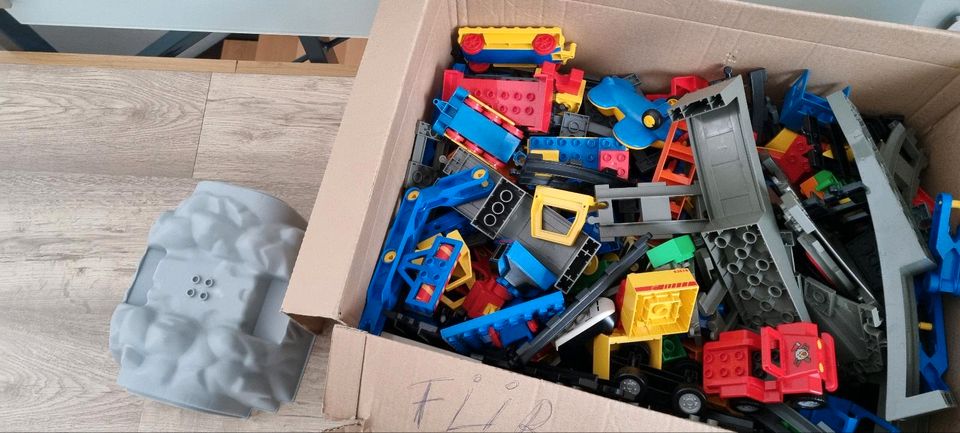 Lego Duplo  Eisenbahn, große Kiste in Wettenberg