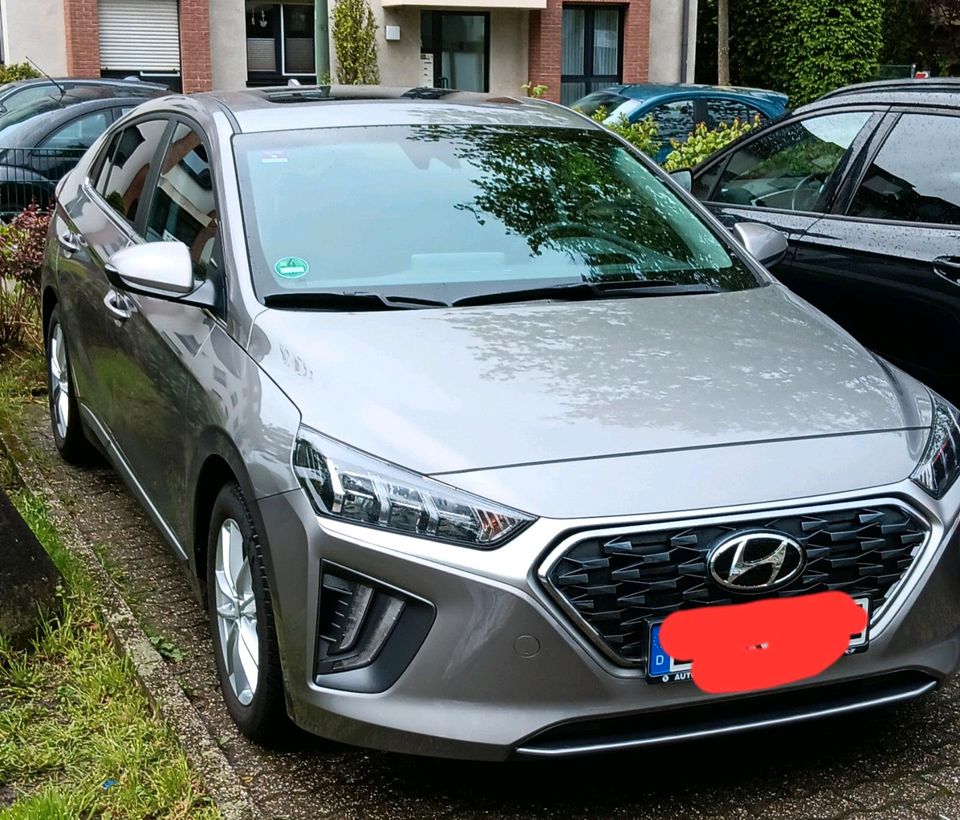 Hyundai Ioniq Facelift Plug in Hybrid 1,6 Style Paket in Essen