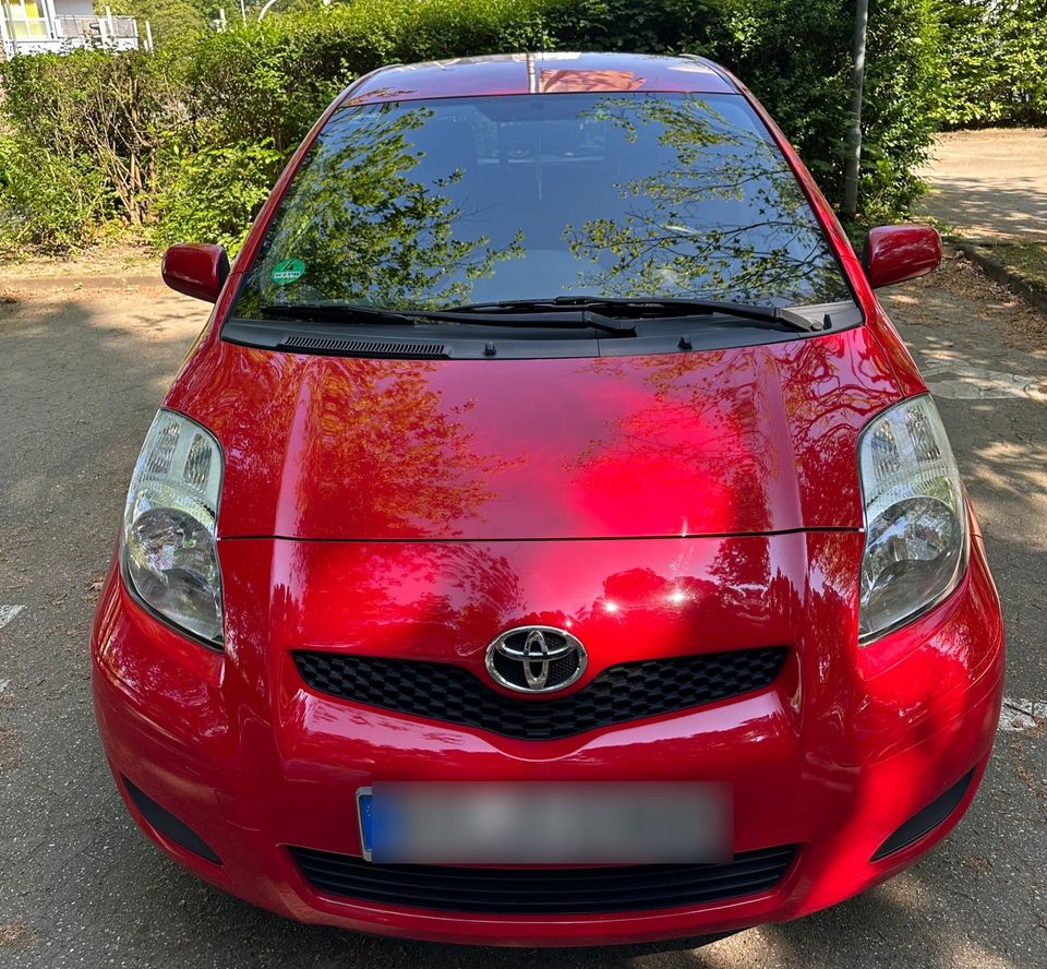 Toyota Yaris 2009 TÜV Neu in Braunschweig