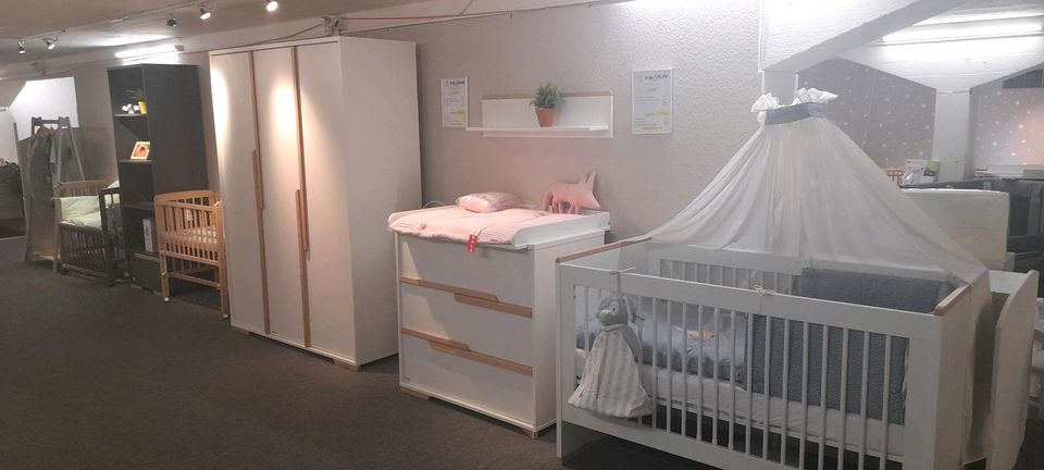 Babybett/Wickelkommode/Schrank uvm in Dorsten