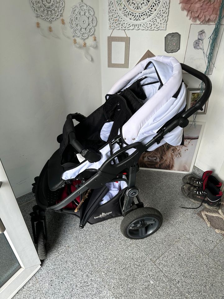 Bergsteiger Kinderwagen Capri Weiß/Schwarz mit 360° Schwenkräder in Gladbeck