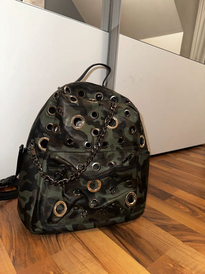 Khaki Rucksack in Verl