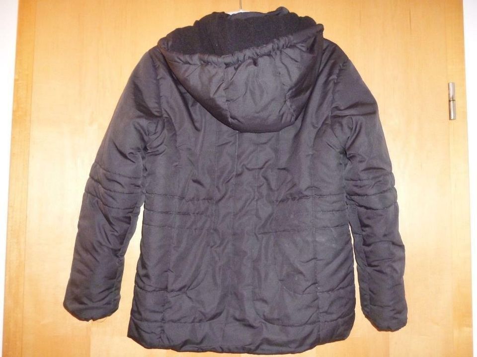 Winterjacke für Mädchen schwarz Gr.140 in Cadolzburg