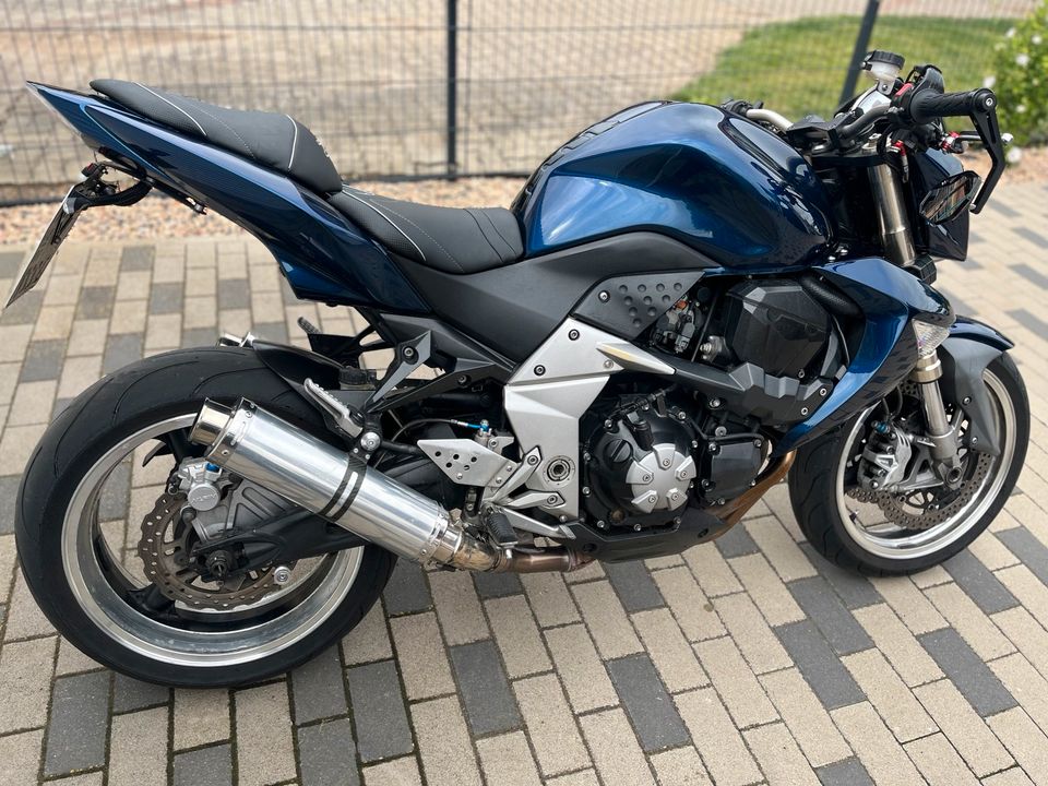 Kawasaki Z1000 zrt00b in Westeregeln