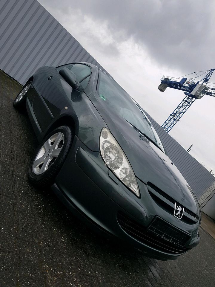 Peugeot 307cc Cabrio1.6.16v  Benziner vollleder in Wesseling