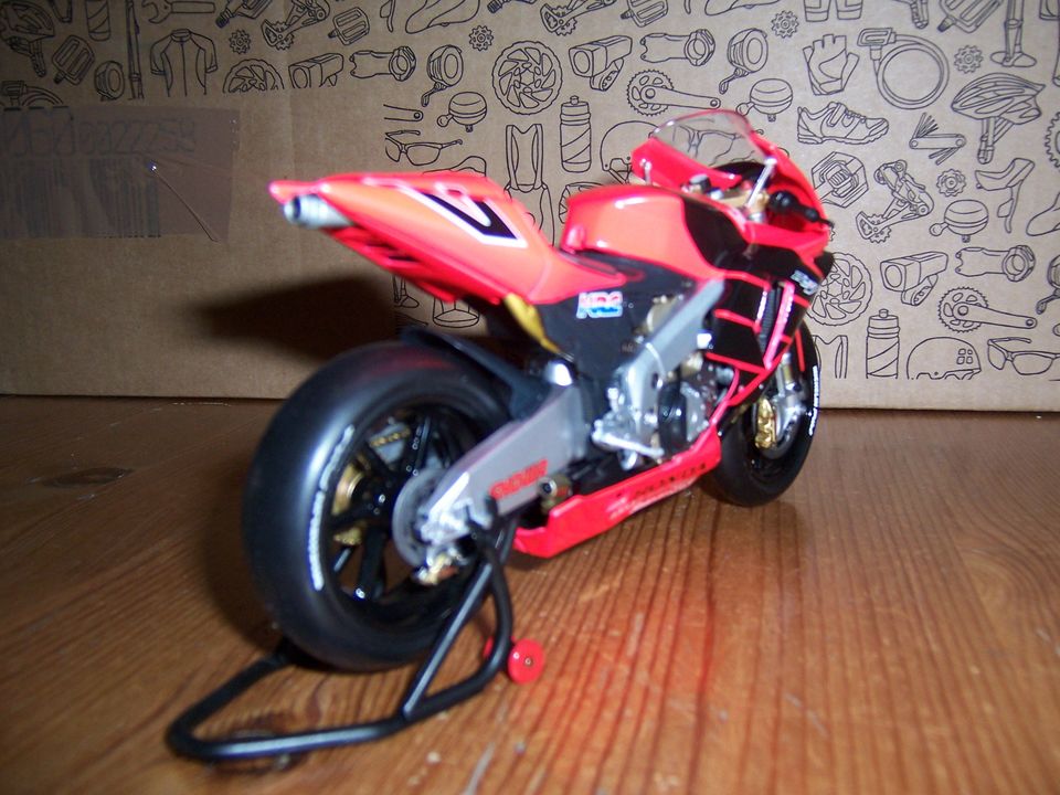 Honda RC211V Valentino Rossi Summer Testbike 2001 Limited Edition in Wahrenholz