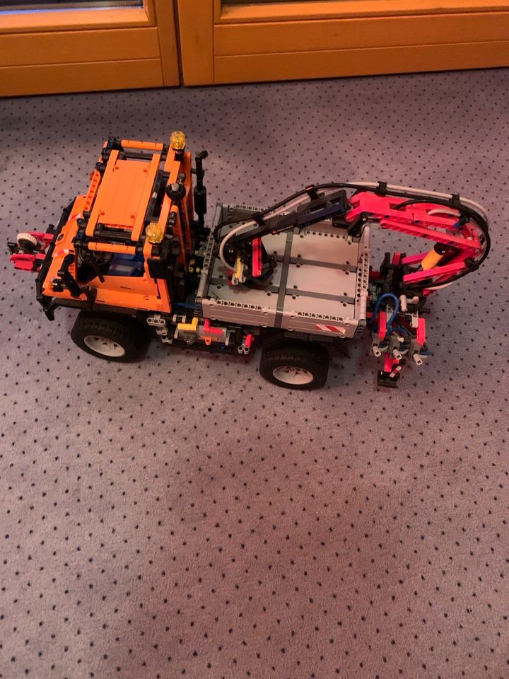 Lego Technik Mercedes Unimog 8110 in Oestrich-Winkel