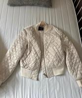 Guess Bomberjacke beige Hessen - Bruchköbel Vorschau