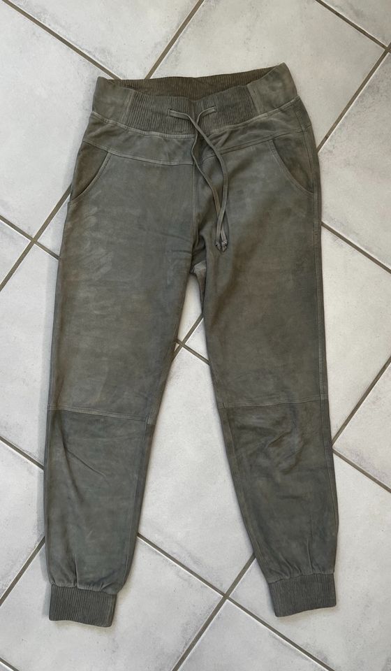 Wildelederhose grau mit Bündchen, Gr. 38 in Steinhöring