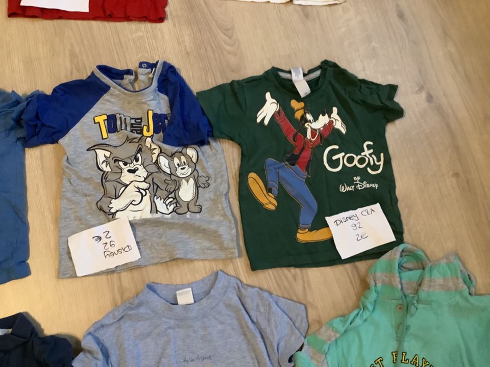 T-Shirts Disney Größe 92 Unisex Jungs Tiere etc je 1-2€ in Pohlheim