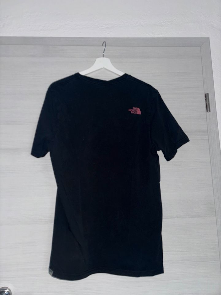 The North Face T-Shirt in Attendorn