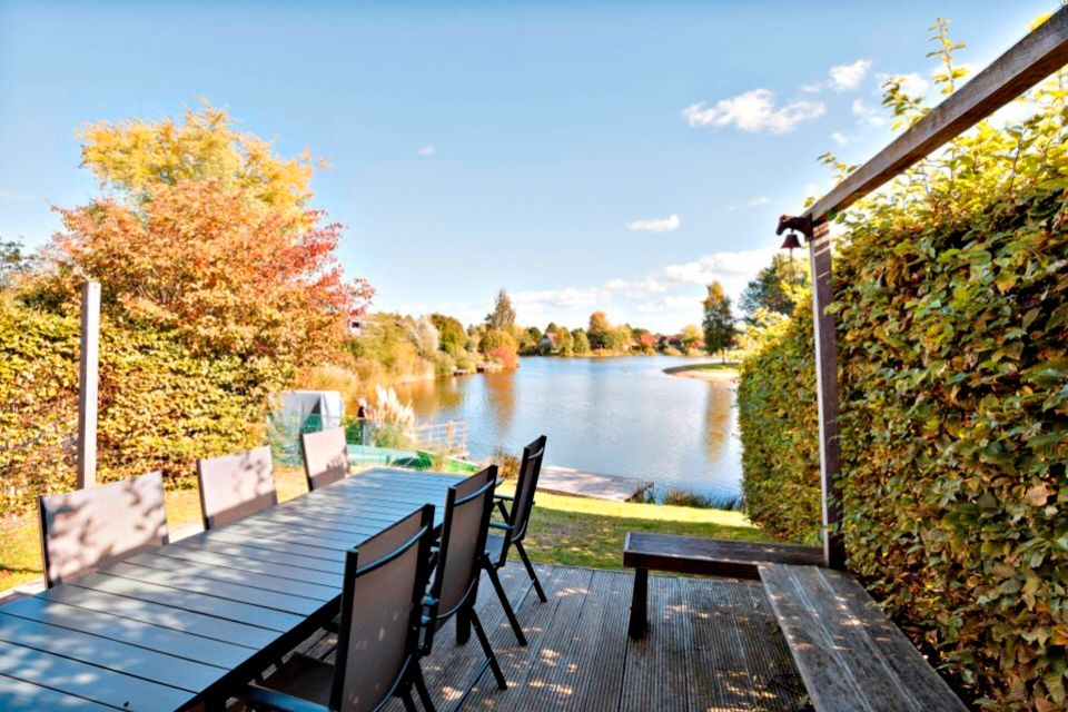 Renovierter Ferienhaushälfte am Wasser in den Niederlanden in Rhauderfehn