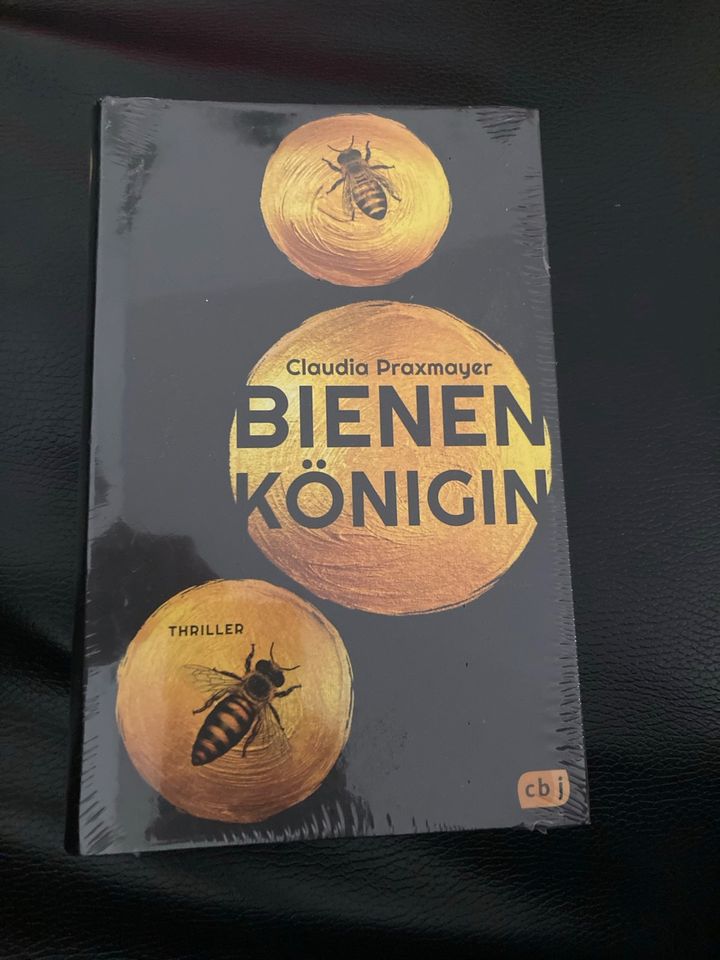 Buch Thriller Bienenkönigin in Leipzig