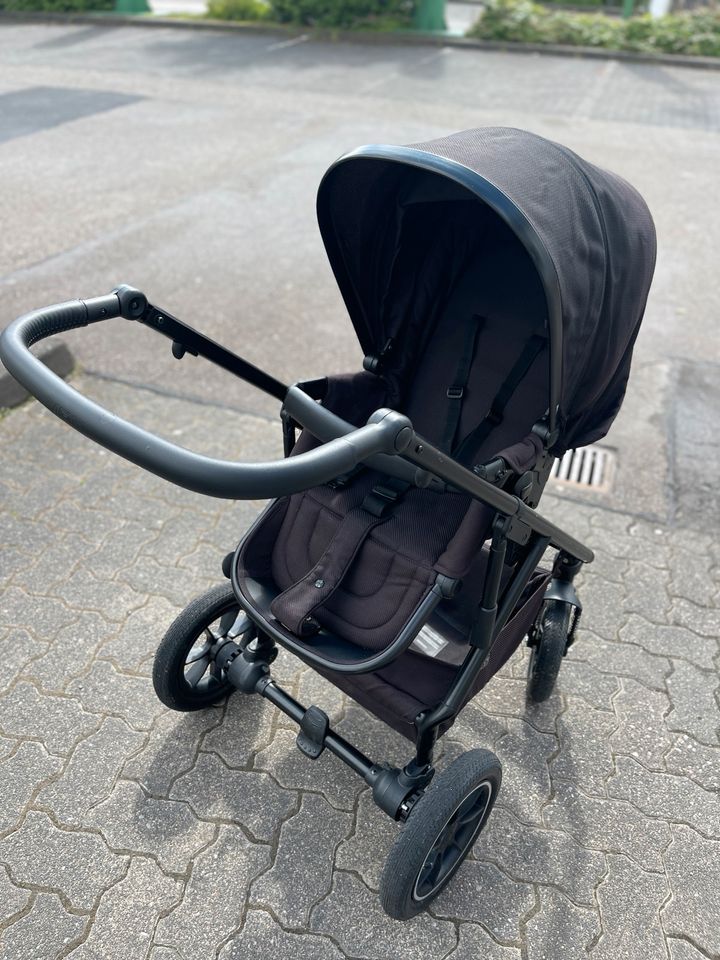 Kinderwagen mit Sportbuggy in Nümbrecht