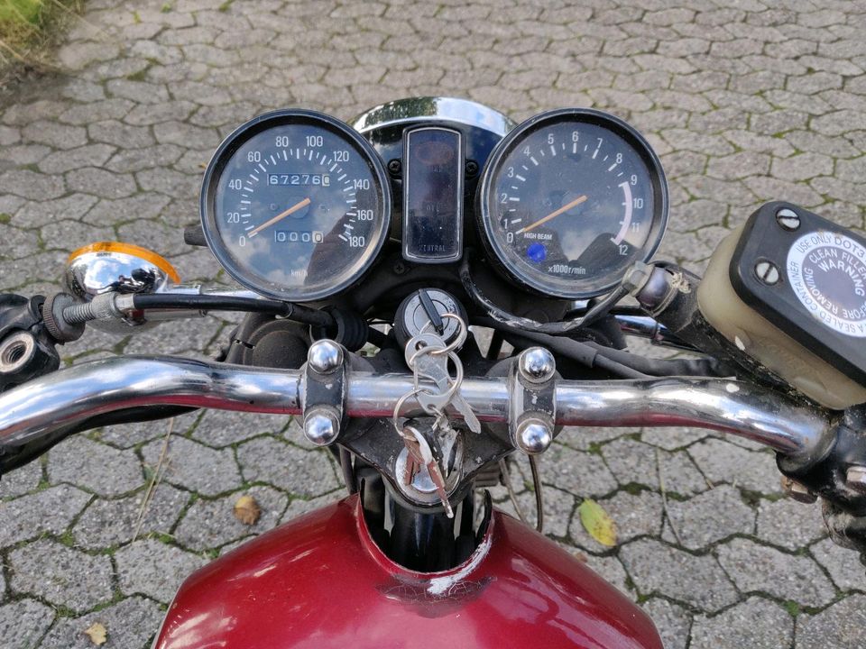 Yamaha XS400 2A2 in Rechtsupweg