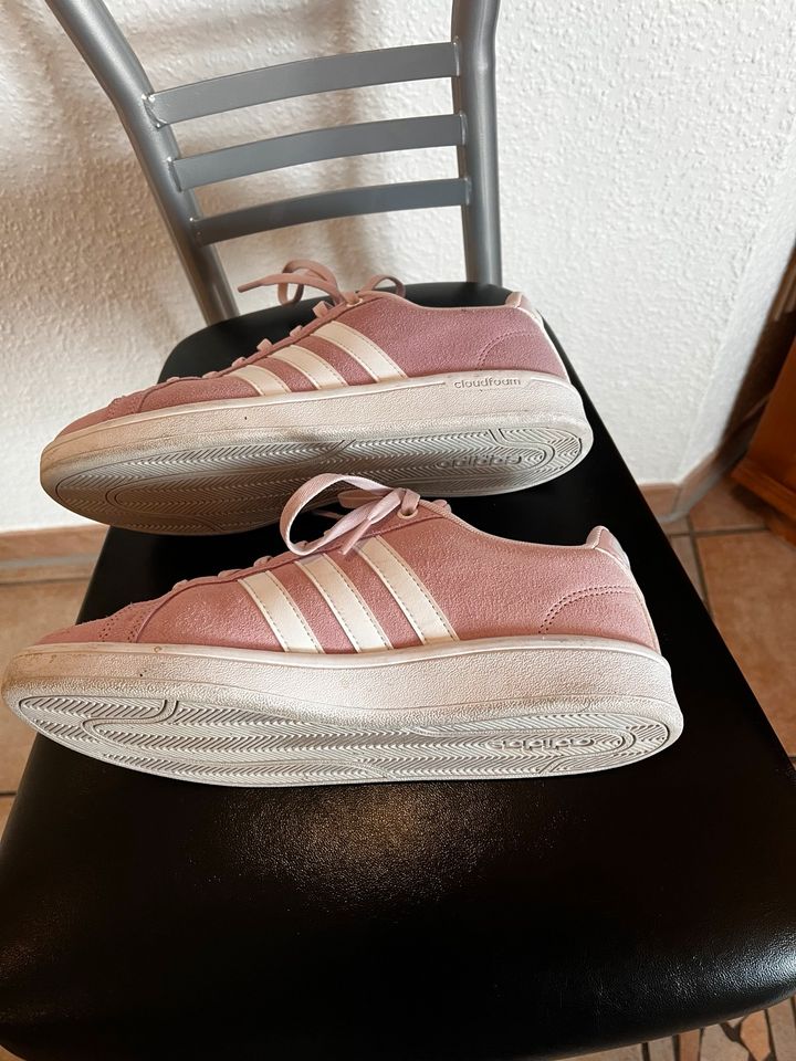 Adidas Sneaker in Wolfsburg