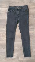 ONLY Schwarze Damen Jeans mit Fransen (Größe M / Länge 32) Hessen - Melsungen Vorschau