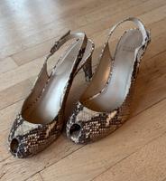 Peep Toe in Schlangenoptik Stuart Weitzmann Neuhausen-Nymphenburg - Neuhausen Vorschau