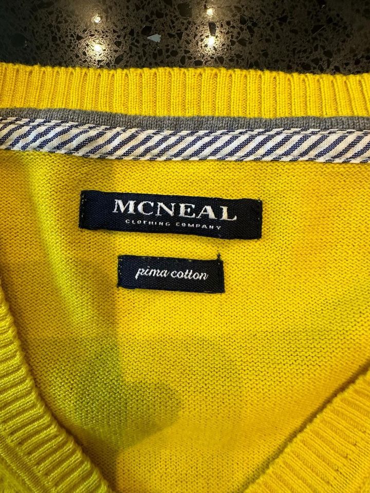 McNeal - Herren gelber Pullover mit V-Ausschnitt (Gr. M) 100% BW in Hamburg