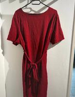 Rotes Kleid mit Gürtel in Größe 1XL Curvy Niedersachsen - Rosengarten Vorschau