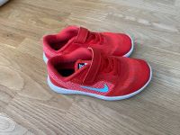 Nike Sportschuhe Sneaker Turnschuhe Gr. 27 rot Niedersachsen - Bramsche Vorschau