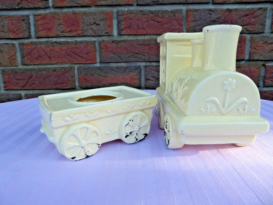 Dekoration Zug Lokomotive mit Waggon beige Porzellan/Keramik Blum in Flintbek