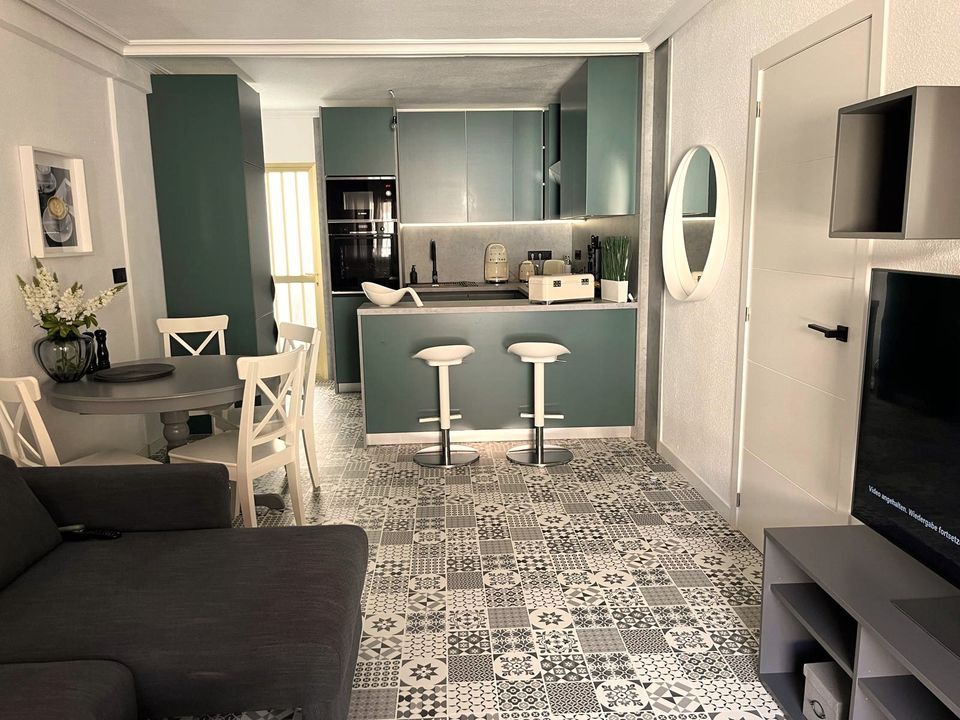 Modern renovierte Ferienwohnung nur 250m vom Sandstrand⛱️Torrevieja - Alicante - Spanien in Leopoldshöhe