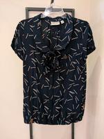 Naketano Damen Bluse Schleife Streichholz Motiv dunkelblau Gr. M Thüringen - Jena Vorschau