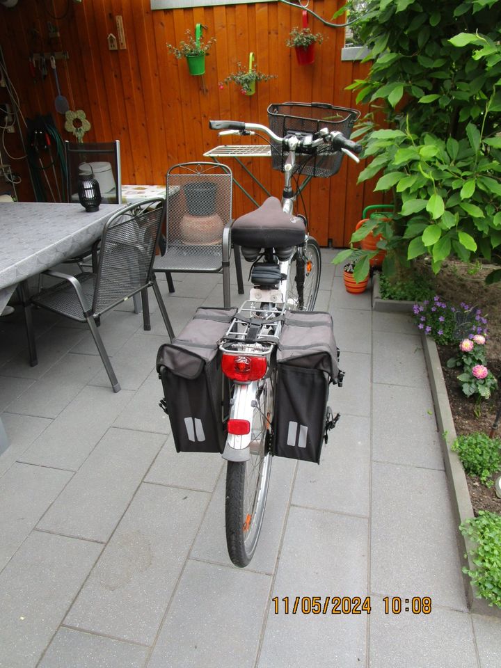 Ein Herren- Fahrrad  Bocas CX 400,8 in Westerkappeln