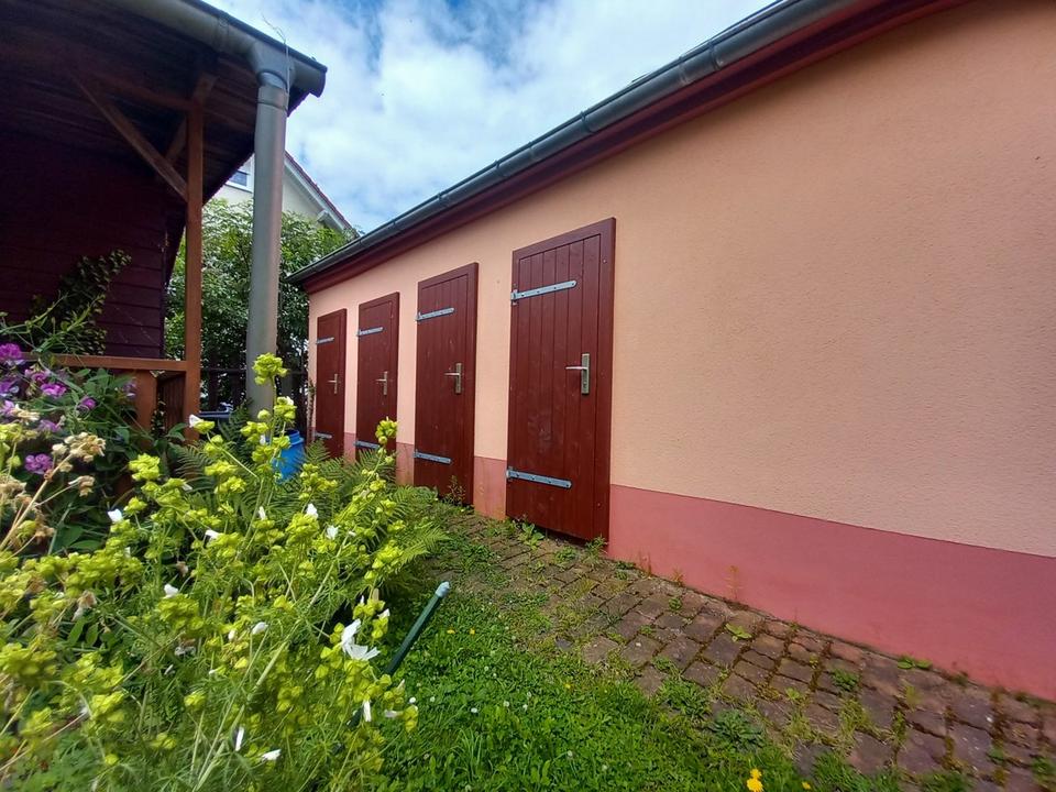 gemütliche 2 Zimmer Wohnung in schöner Lage in Neukirchen in Neukirchen/Pleisse