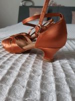 Diamant Damen Tanzschuhe dark tan Satin Gr. 38 NEU Sonderanfertig Nordrhein-Westfalen - Lippstadt Vorschau