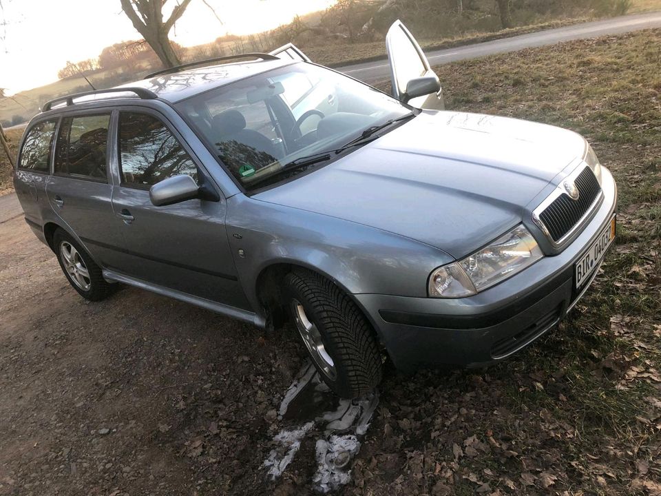 Skoda Octavia 2,0 Bj2004 Tüv 01/2026 in Hintertiefenbach