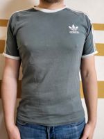 Dunkelgraues Adidas T-Shirt Sachsen - Leisnig Vorschau