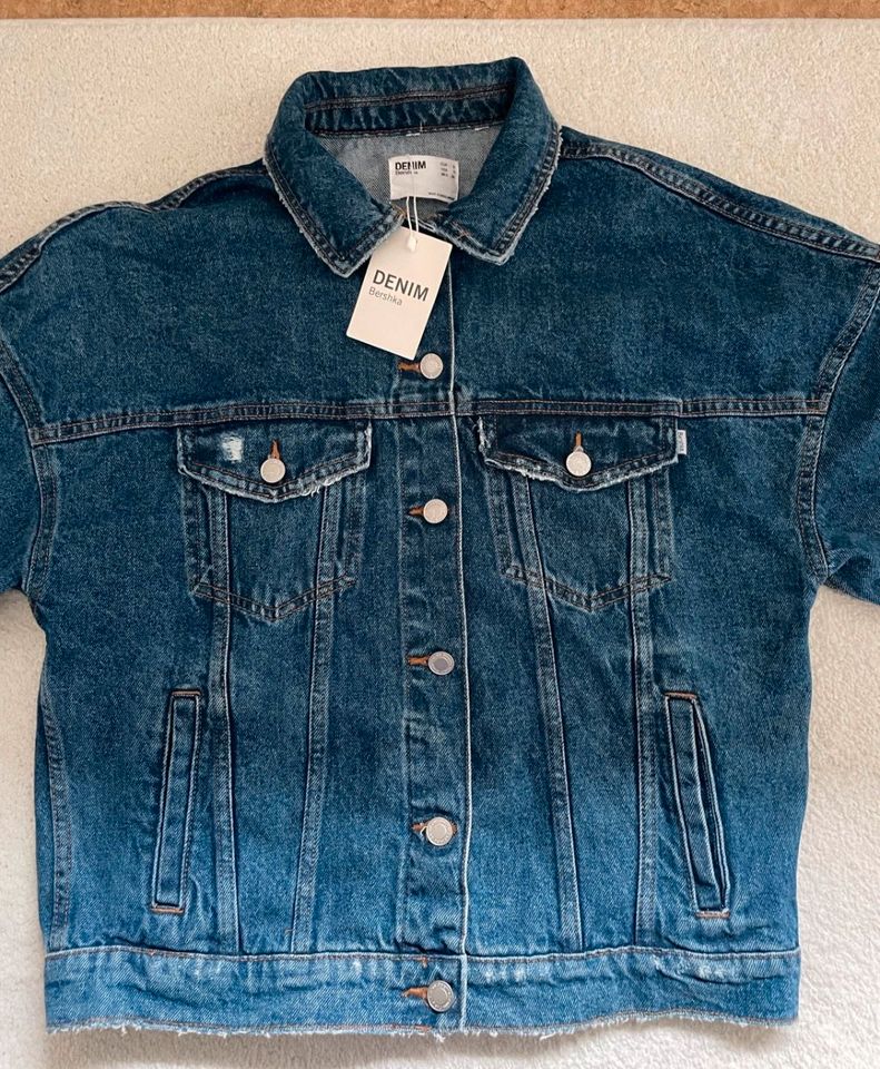 Bershka Oversize Jeansjacke, Gr. S Neu mit Etikett in Ingolstadt