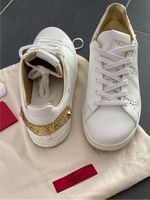 Valentino Garavani Sneaker Gr. 38,5 weiß mit Gold in top Zustand Kr. München - Feldkirchen Vorschau