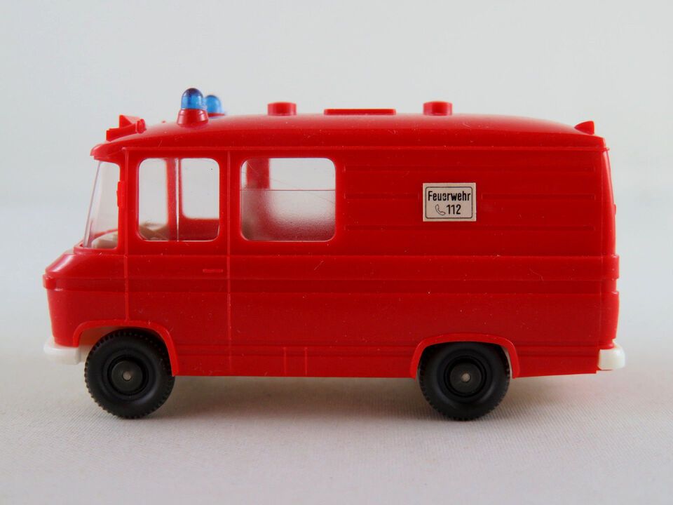 Wiking 608/6 Mercedes-Benz 406 RTW (1974) "FEUERWEHR (D)" 1:87/H0 in Bad Abbach