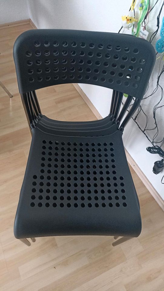 5x Stapel Stühle schwarz wenig benutzen in Bad Wimpfen
