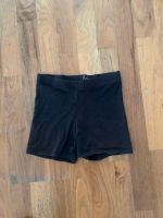 Mini Boden kurze Hose Short  schwarz 8-9 Jahre 134 Bayern - Ochsenfurt Vorschau