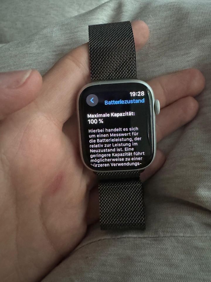 Apple Watch  Series 9 GPS 45 mm Silber in Jever