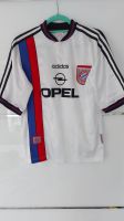 Bayern München Trikot mit Hose Klinsmann Retro UEFA 1996 Größe S Nordrhein-Westfalen - Remscheid Vorschau