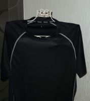 Reebok Herren Laufshirt Running Shirt Workout schwarz L neuwertig Nordrhein-Westfalen - Hückeswagen Vorschau