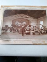 Altes Foto in einer Fabrikhalle Industrieanlage um 1900 Nordrhein-Westfalen - Krefeld Vorschau