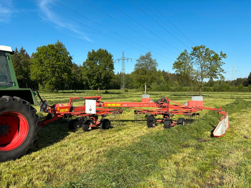 Schwader Heuschwader Seitenschwader Kuhn GA6000 in Harsefeld