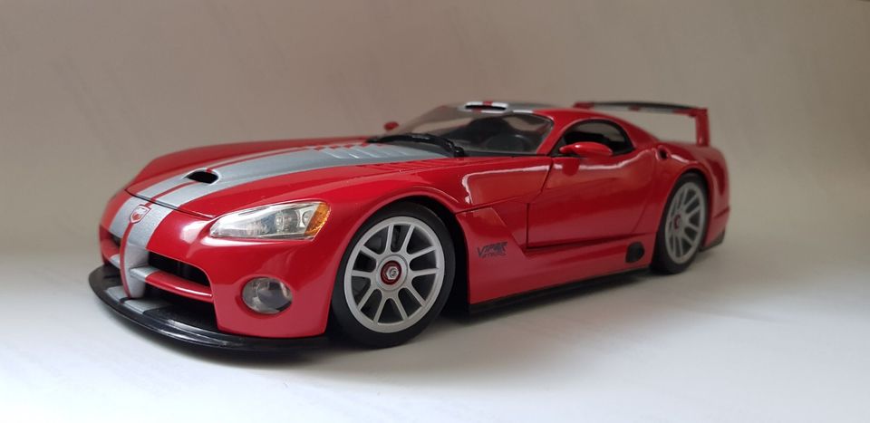 Dodge Viper GTS-R 1:18 von HOT WHEELS in Feucht