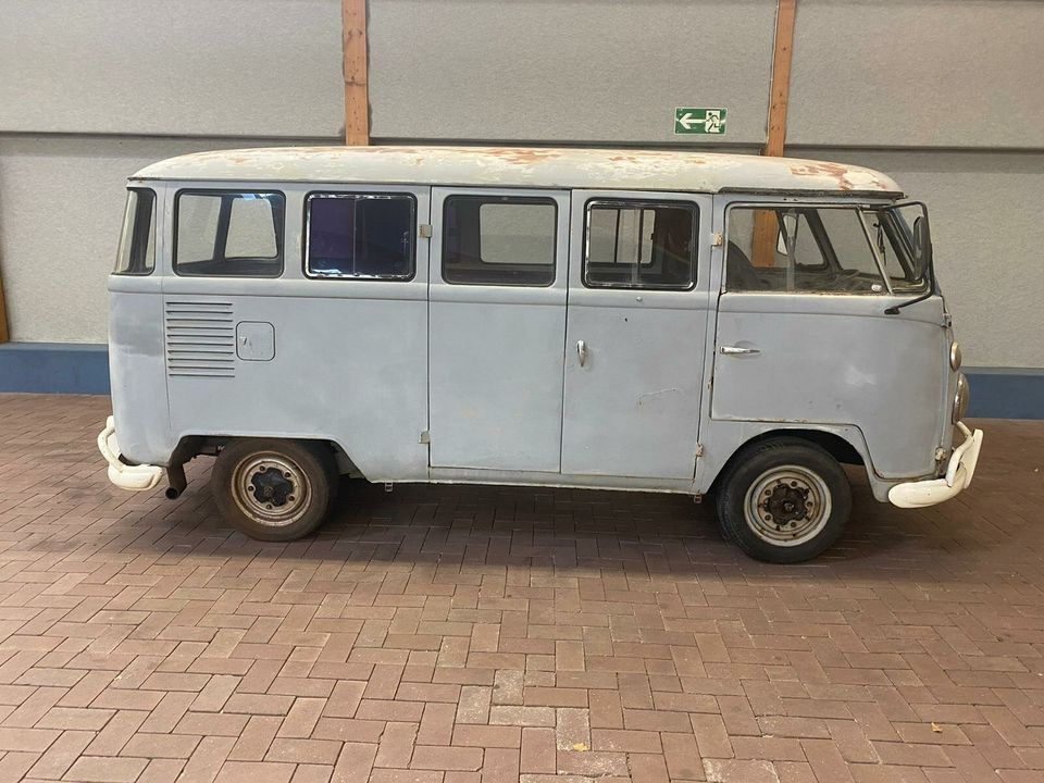 Volkswagen T1 Bus mit Scheiben Restaurierungsobjekt Verzollt in Sottrum