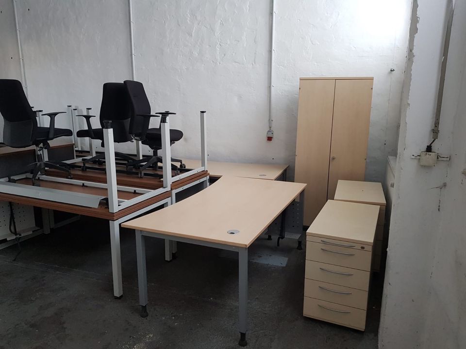 Büromöbel Aktenschränke, Bürostühle, Schreibtische, Rollcont in Liebenwalde