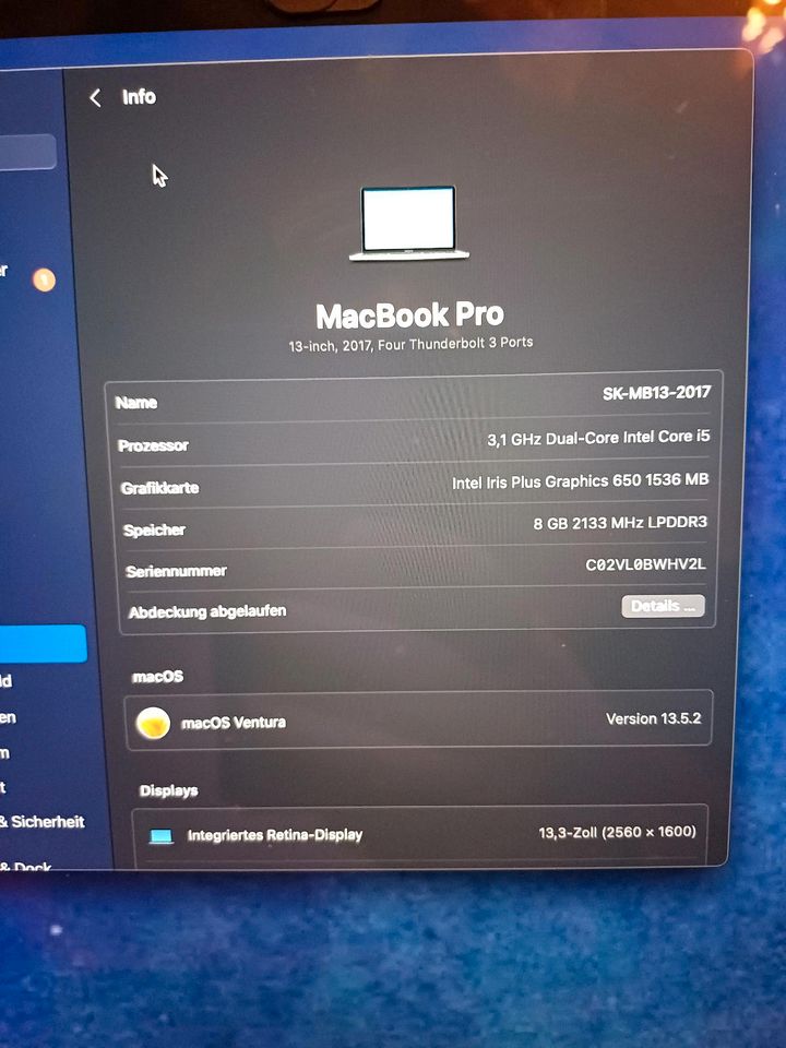 MacBook Pro 2017 mit Touchbar in Heere