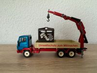 SIKU Mercedes mit Ladekran u. Container Hessen - Hanau Vorschau