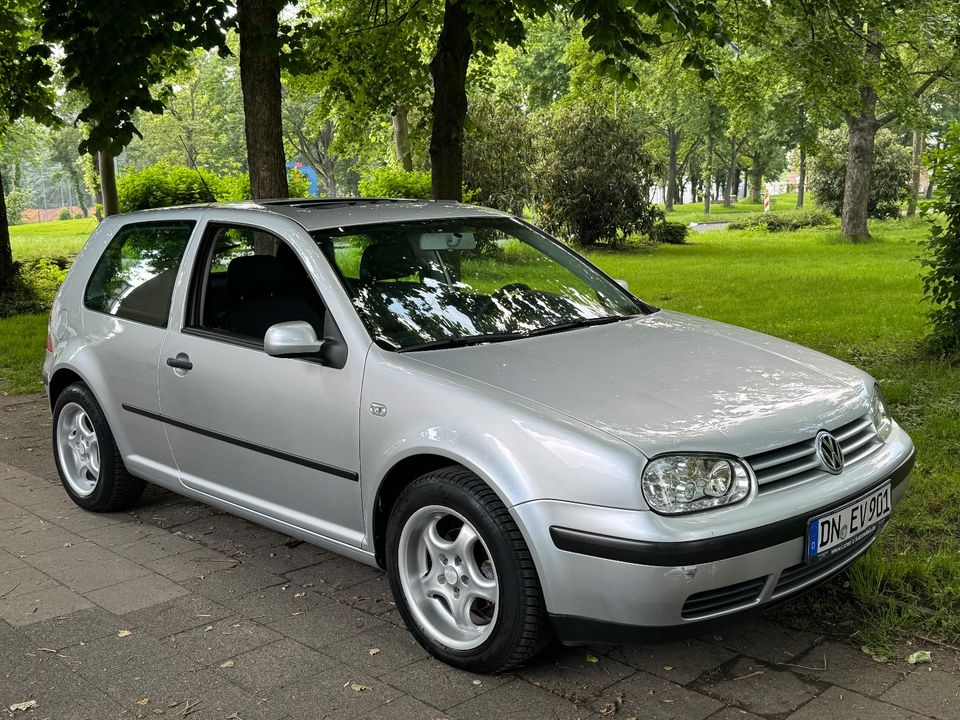 VW Golf 1.6 Benziner Automatik in Düren